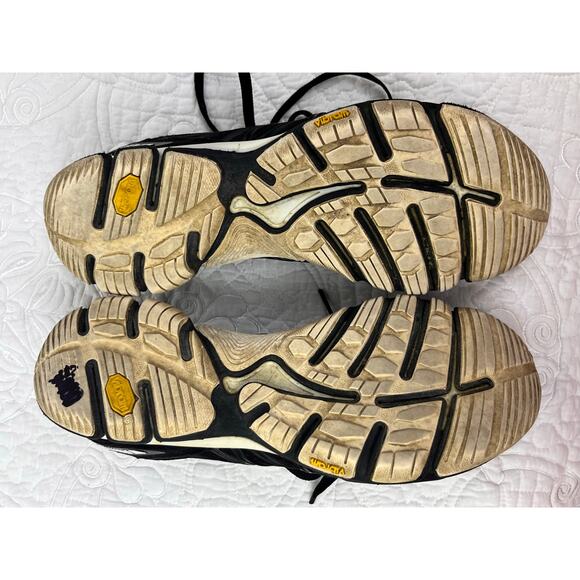 North Face Women's Size 7 Black/White Ultrakilowatt Lace Up Athletic Sneakers - Picture 5 of 10